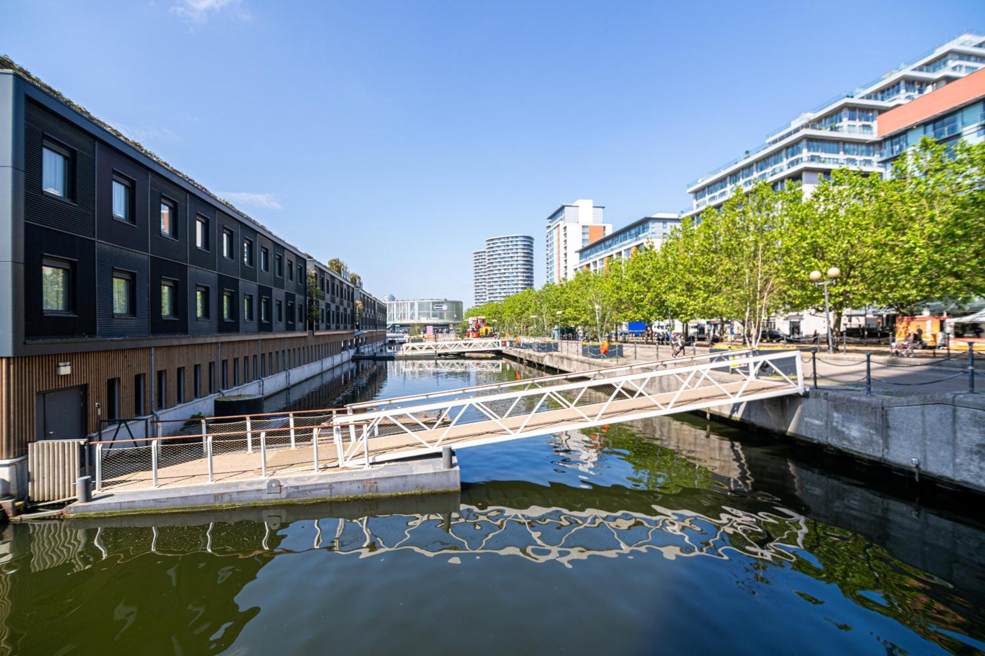 Excel London Majestic Apartment Exterior photo